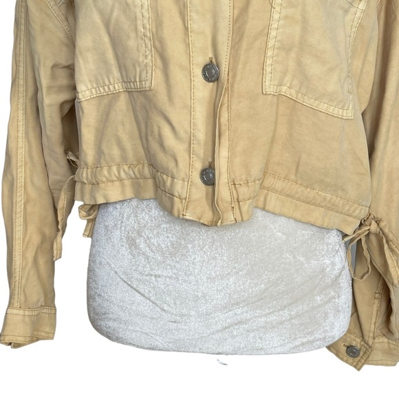 Forever 21 Cropped Drawstring Twill Jacket Size M Button Front Light Yellow - Picture 6 of 11